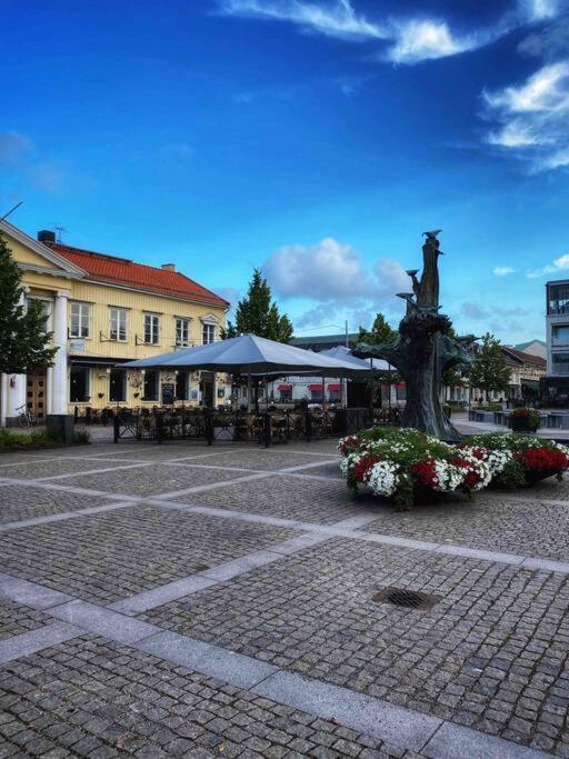 A Lovely Bright Apartment With It'S Own Entrance Kungsbacka Exterior foto